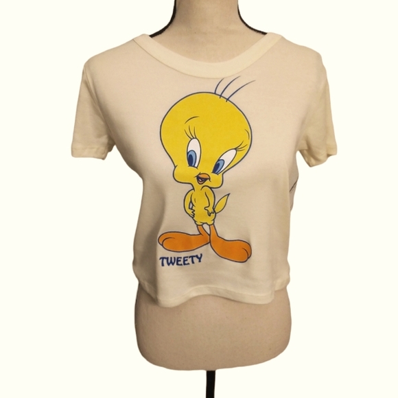 Looney Tunes Juniors L/G Short Sleeve Cropped Tweety Bird Graphic Tee - Picture 1 of 10